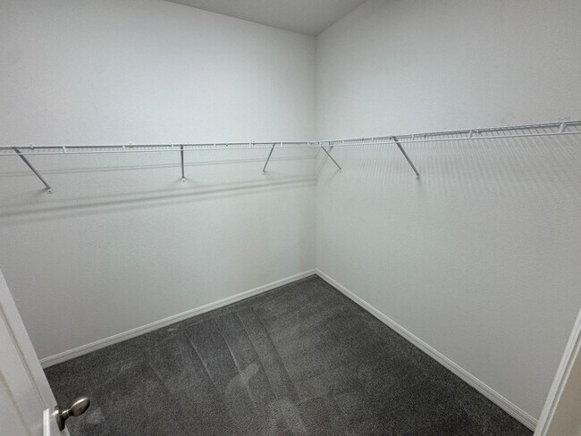 Foto del edificio - Available Now! Spacious 3-Bedroom Townhome with Fenced Yard in Winter Garden – Washer and Dryer I...
