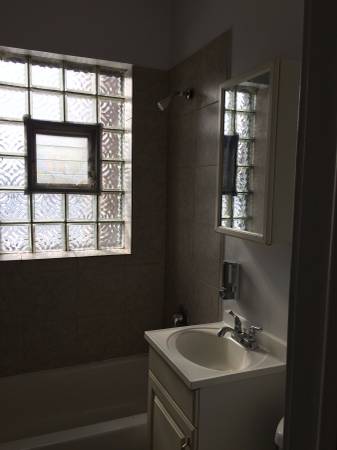 Foto del edificio - 3244-3246 N Pulaski Rd