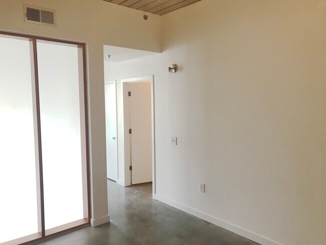 Building Photo - 620 Glen Iris Dr NE