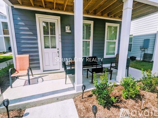 Photo - 806 Briar Circle- House