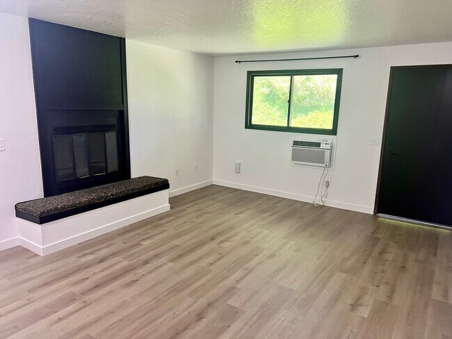 Foto del edificio - 132 NW Larry St