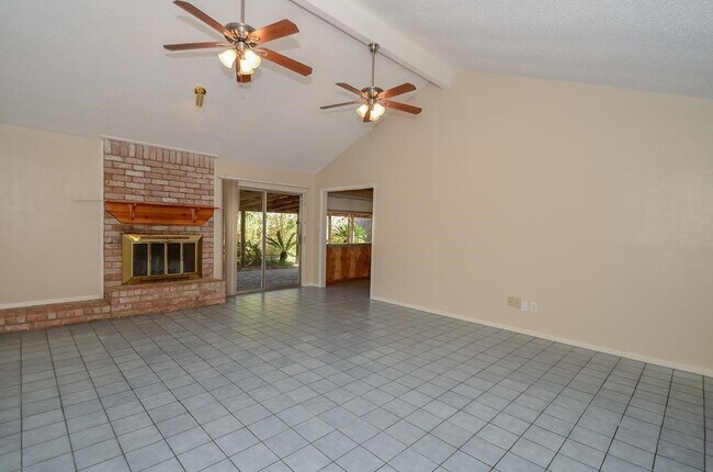 Foto del edificio - 22814 Coriander Dr