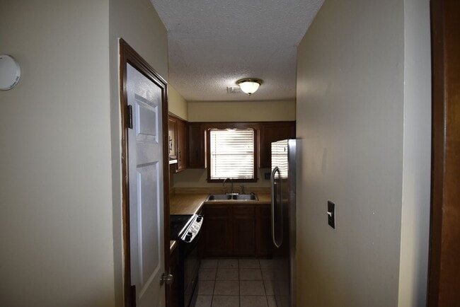 Building Photo - Charming 3-Bedroom Home in Cordova-Comfort & Convenience!