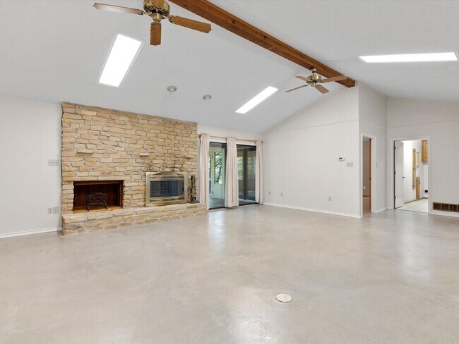 Foto del edificio - Gorgeous 3 bed room 2 bath in Decatur