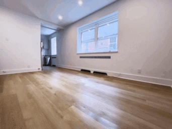 Building Photo - 2070 Rue Chomedey