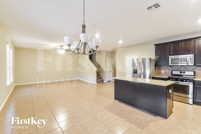 Foto del edificio - 12831 Limestone Way