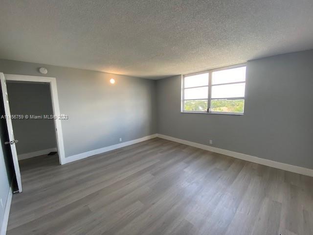 Foto del edificio - 404 NW 68th Ave