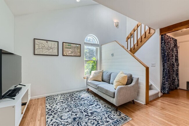Foto del edificio - Charming Townhome in Louisville!