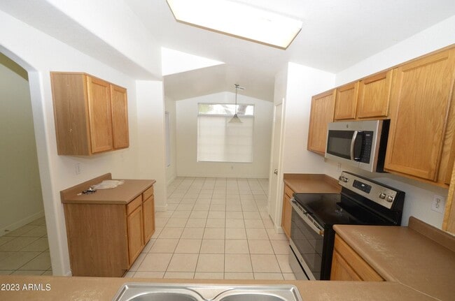 Building Photo - 1608 S 82nd Dr