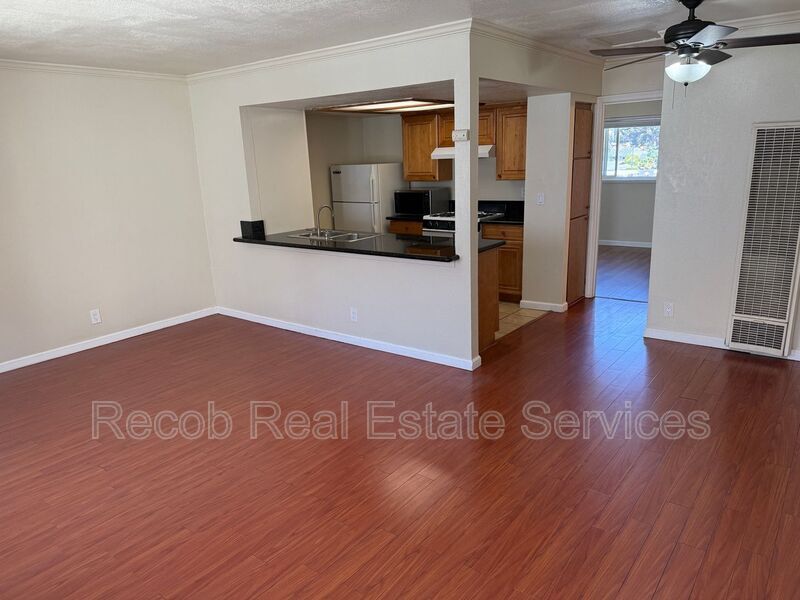 Foto principal - 5350-5358 Rex Avenue