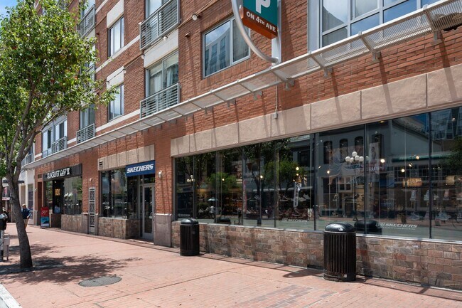 Building Photo - Expansive Gaslamp Quarter 1 bedroom + a bo...