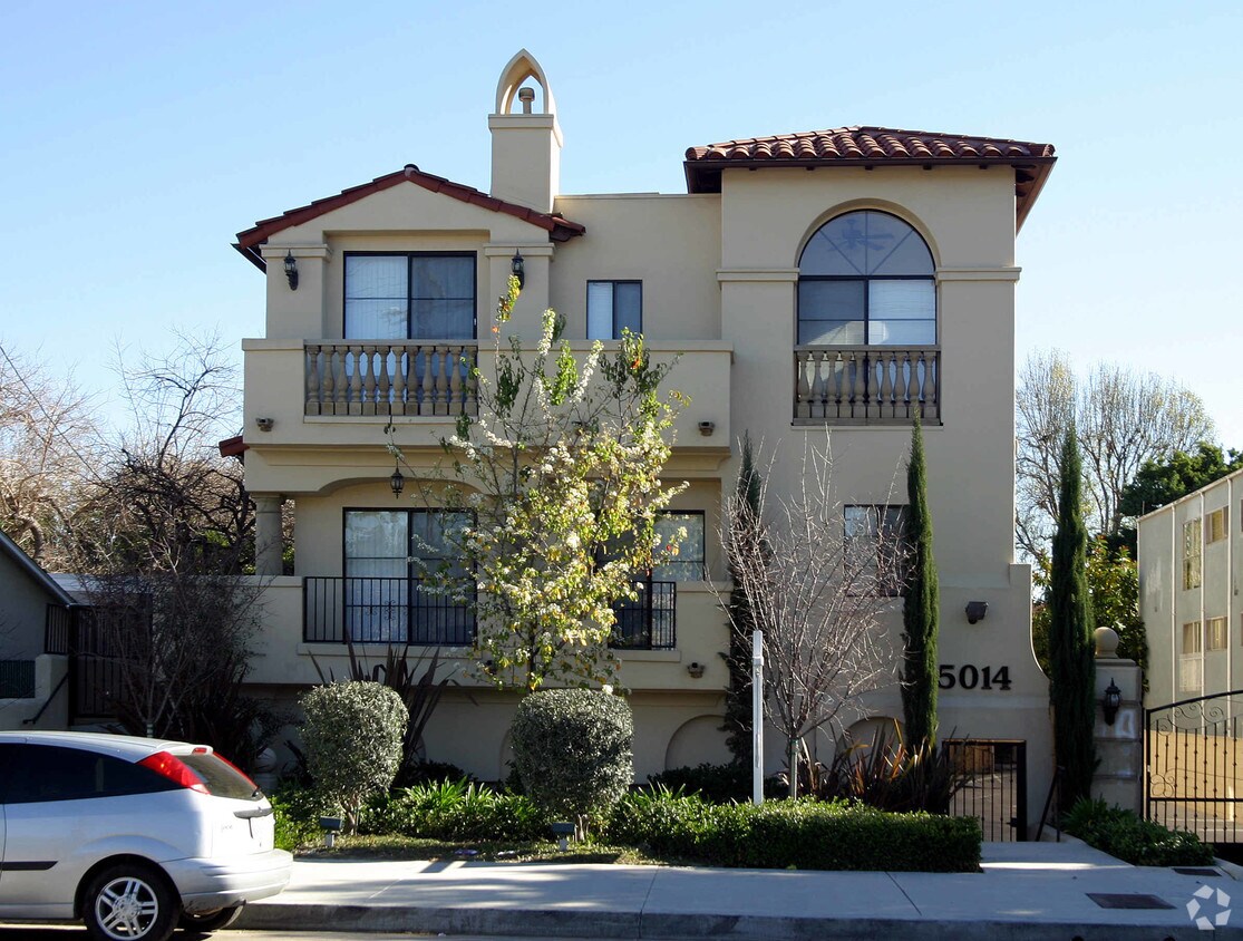 Building Photo - 5014 Whitsett Ave