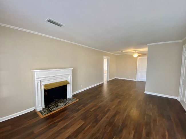 Building Photo - South Highlands Bungalow for Lease | 71104...