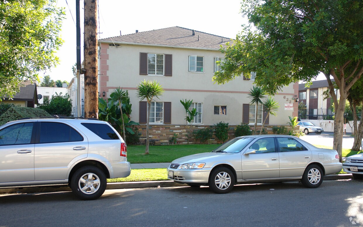 Foto del edificio - 622 E Windsor Rd