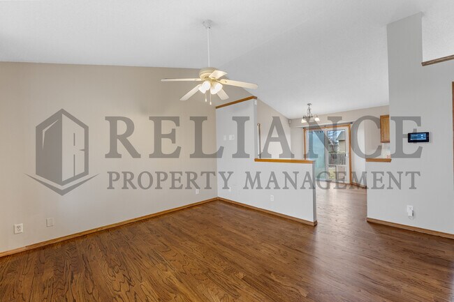 Foto del edificio - 13806 W Alderny St