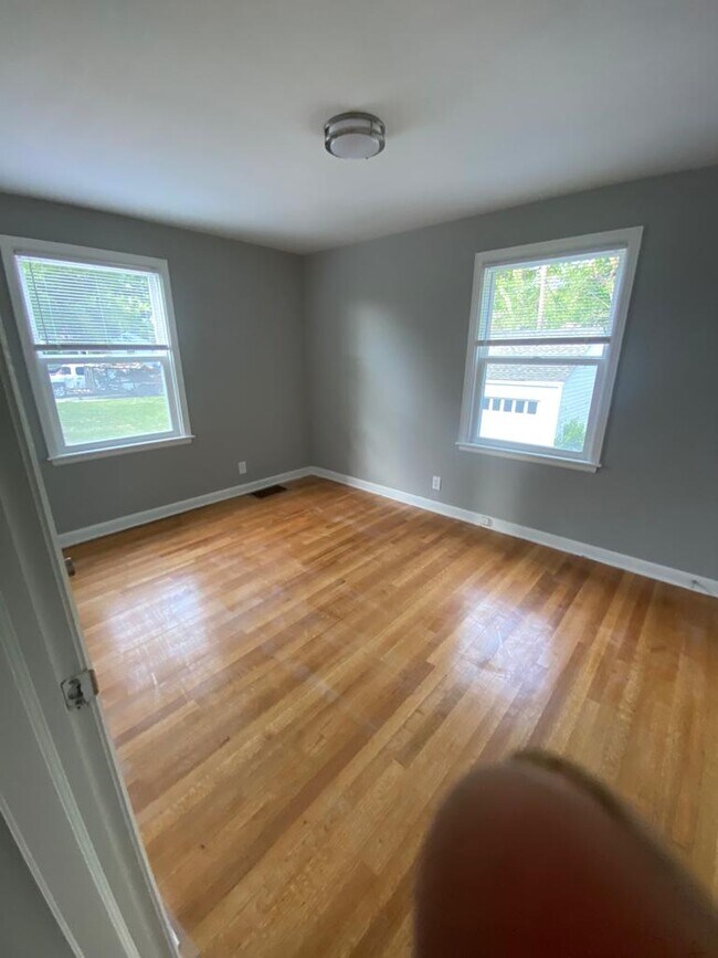 Sala de estar - 7615 Wyandotte St