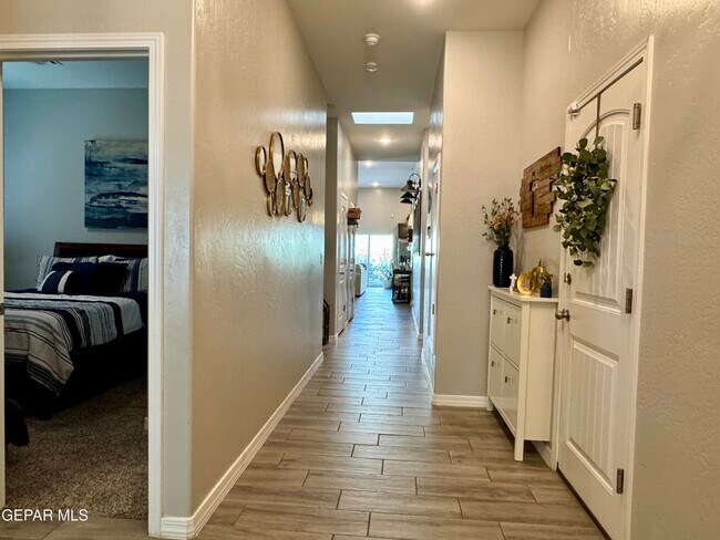 Foto del edificio - 13684 Glen Vista Ln