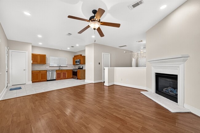 Building Photo - 6247 Settlers Lake Cir E