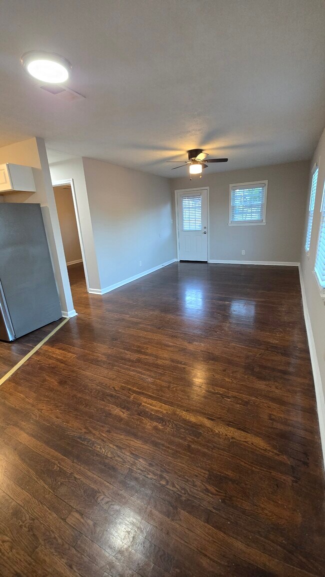 Foto del edificio - 5991 Peco Ln