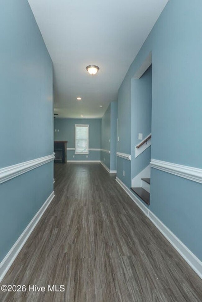 Foto del edificio - 223 Holly Grove Ct E