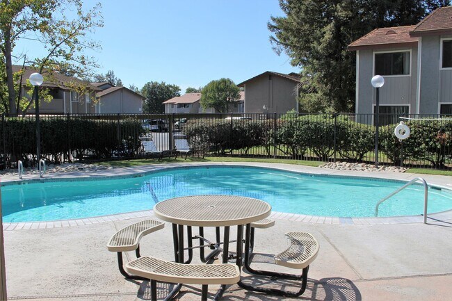 Building Photo - Sunflorin Village Apartments