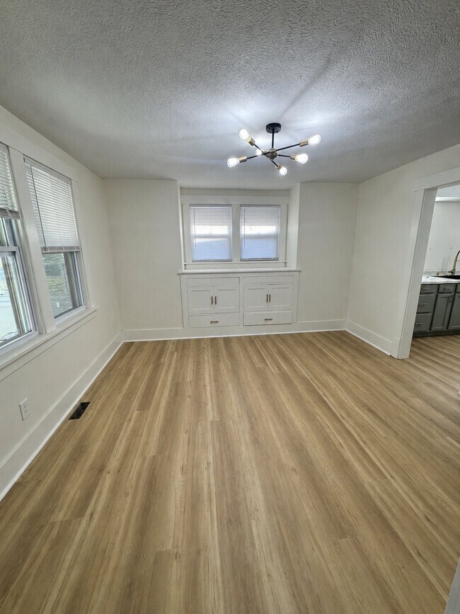 Foto del edificio - 5124 Evans St