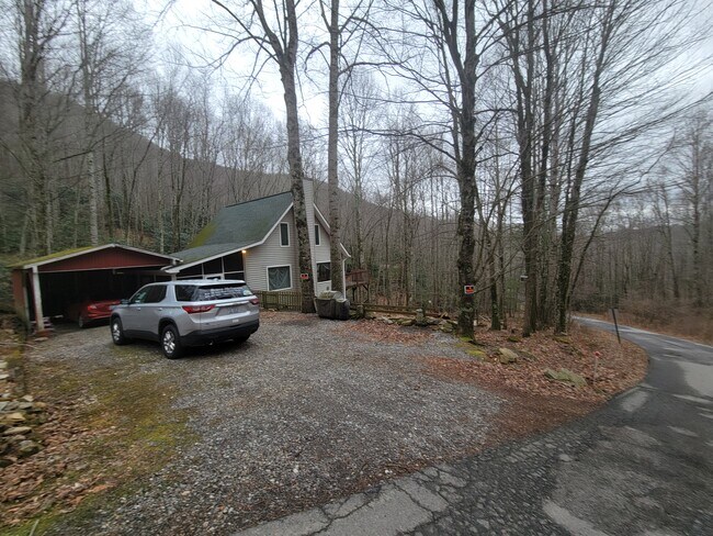 Foto del edificio - 4298 Bald Creek Rd