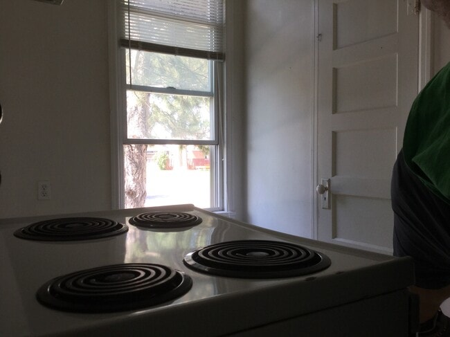 Kitchen - 719 East Fremont Street