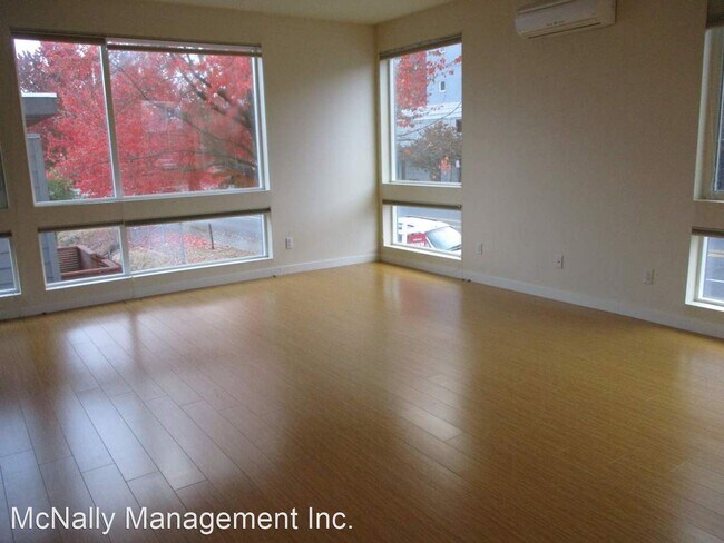 Building Photo - 3 br, 3.5 bath House - 2359 Yakima Ave