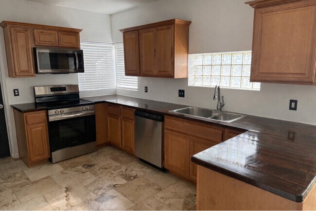 Foto del edificio - 714 E Eason Ave