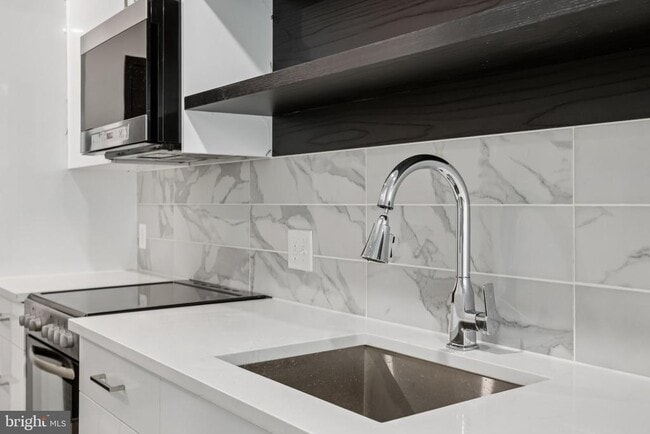 Building Photo - 1201 Vine St