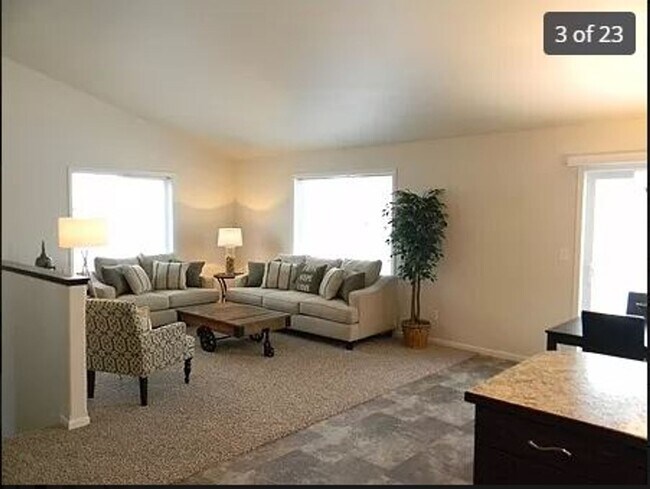 Foto del edificio - 3 Bed 3 Bath Twin Home