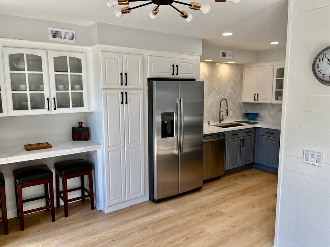 Foto del edificio - 5525 Scotts Valley Dr