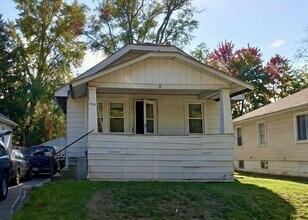 Building Photo - 1023 Barrie Ave