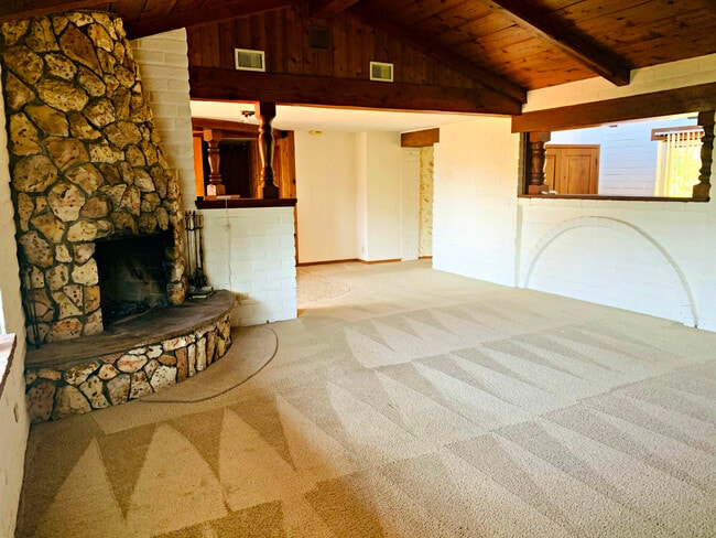 Building Photo - 2835 Verda Ave