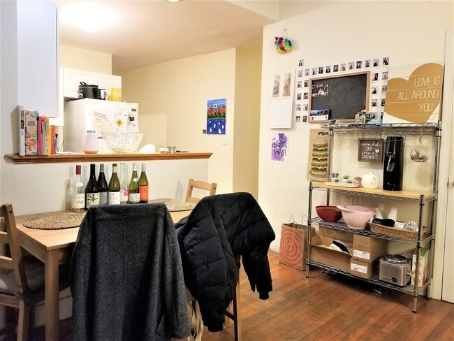 Foto del edificio - Renovated 4 Bed • Heat & Hot Water Included • Prime Brookline Location • LL Paying 1 Month Fee