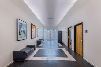 Building Photo - 1511 Locust St