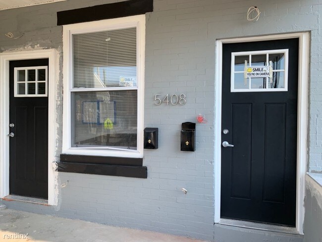 Building Photo - 2 br, 1 bath Apartment - 5408 Baltimore Ave