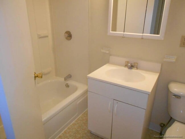 Building Photo - 740 Central St