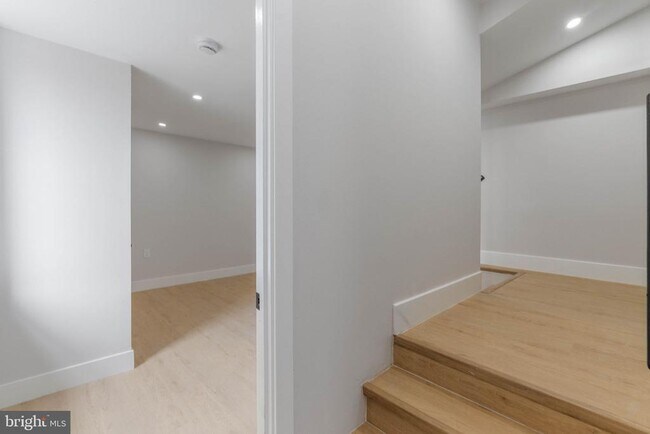 Foto del edificio - 4522 Baker St