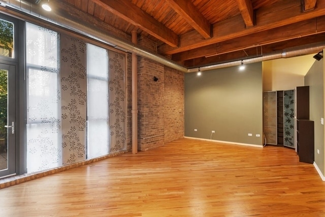 Building Photo - 1040 W Adams St