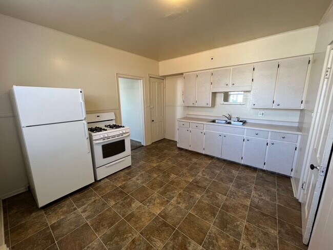 Building Photo - 219 Ghilda Pl NE