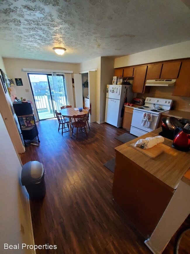 Building Photo - 2 br, 1.5 bath House - 709 D Vassar Ct