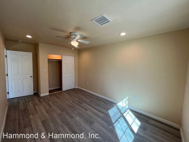 Building Photo - 2 br, 1 bath House - 12110 Bromont Ave.