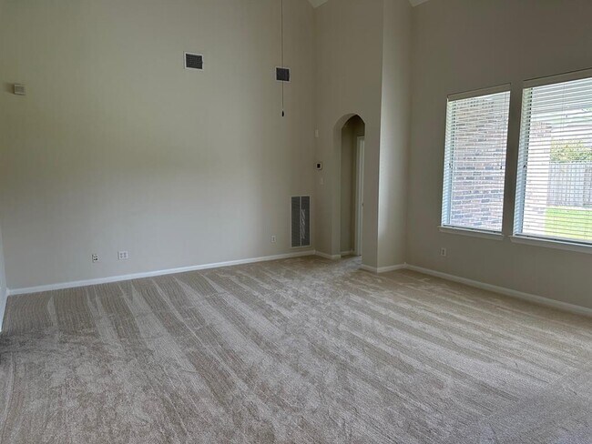 Building Photo - 5015 Shadow Breeze Ln