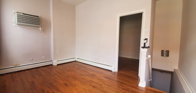Building Photo - 2222 Lombard St