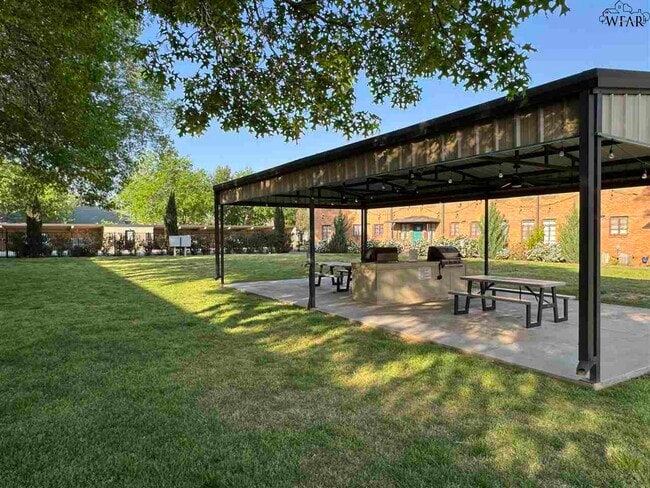 Foto del edificio - 3701 Southmoor Ln