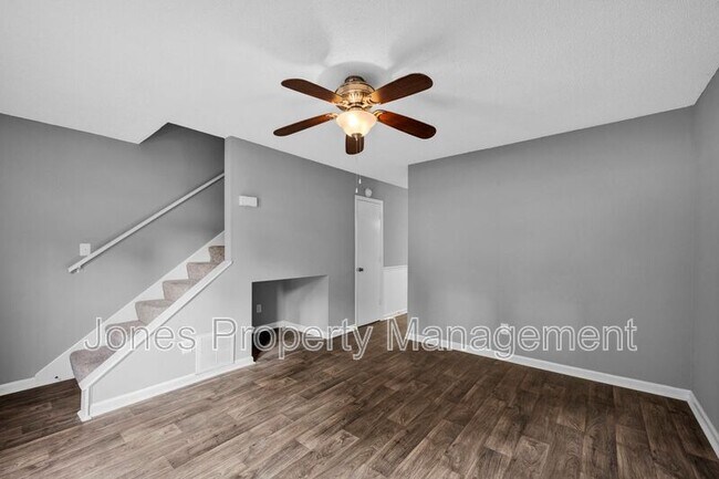 Foto del edificio - 2704 White Oak Ln