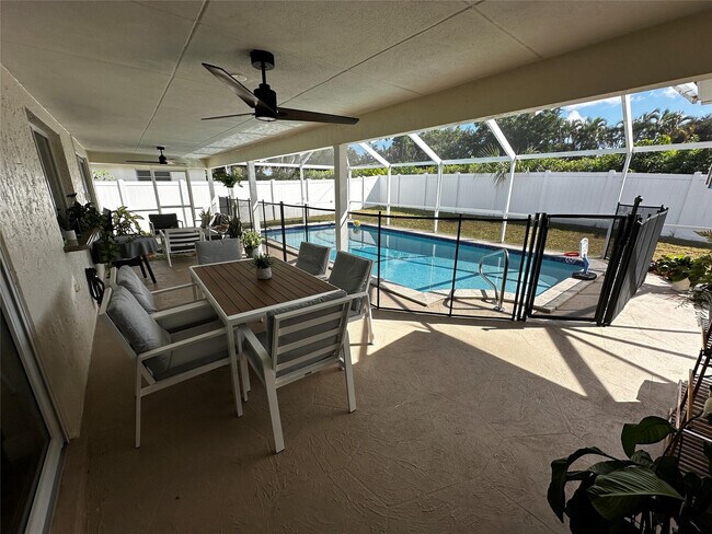 Foto del edificio - 6860 Calle Del Paz S