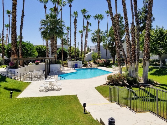 Building Photo - Two Bedroom in Palm Canyon Villas!